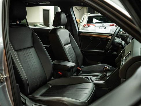 Used 2022 Volkswagen Tiguan SE R-Line image 15