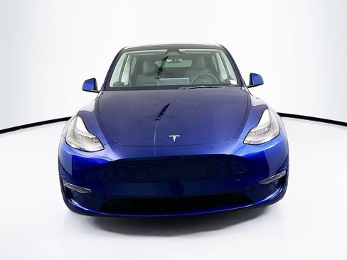 Used 2023 Tesla Model Y Long Range image 2