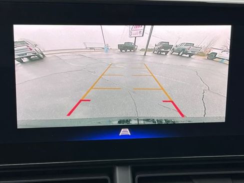 Used 2024 Chevrolet Trax LT w/ LT Convenience Package image 24