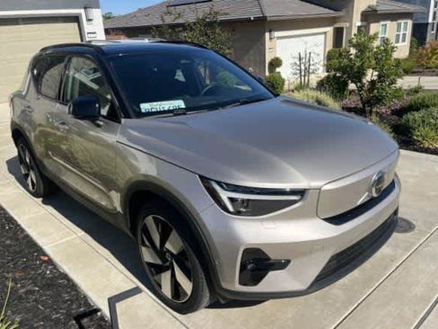 Used 2023 Volvo XC40 Recharge Ultimate w/ Protection Package Premier AWD/4WD image 8