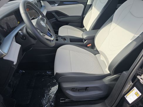 New 2026 Volkswagen Tiguan SE image 19