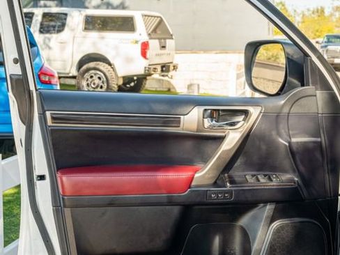 Used 2020 Lexus GX 460 Premium image 17