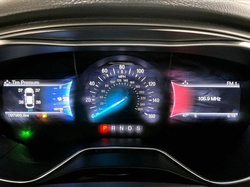 Used 2017 Ford Fusion SE w/ Fusion SE Technology Package image 13