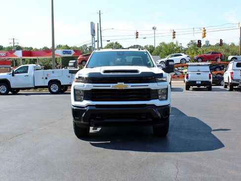 Used 2024 Chevrolet Silverado 2500 Custom w/ Custom Convenience Package image 7
