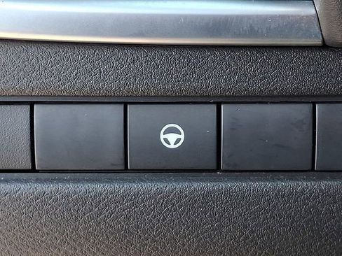 Used 2025 Nissan Rogue SV AWD/4WD image 23