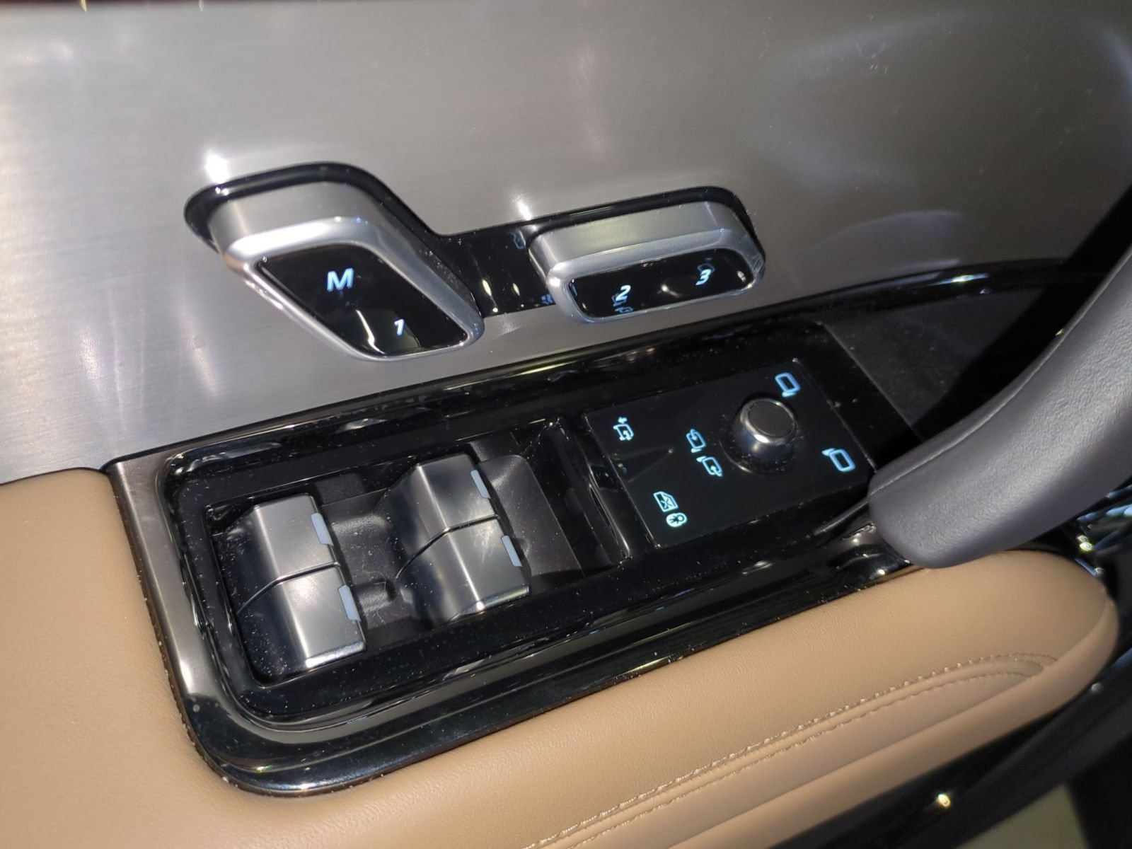 New 2026 Land Rover Range Rover Sport SE AWD/4WD image 12