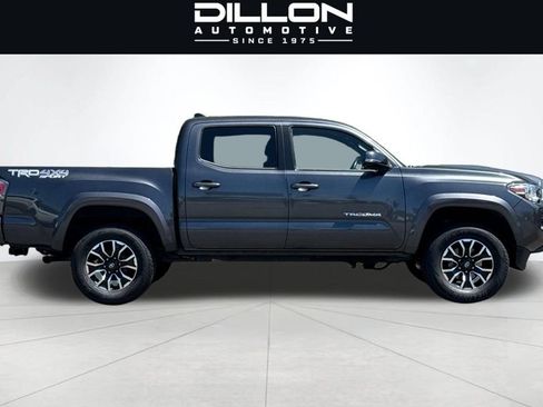 Used 2021 Toyota Tacoma TRD Sport AWD/4WD image 3