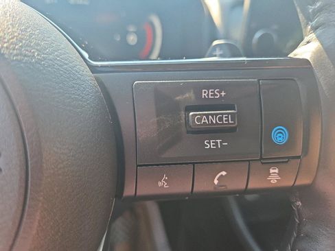 Used 2023 Nissan Rogue Platinum AWD/4WD image 17