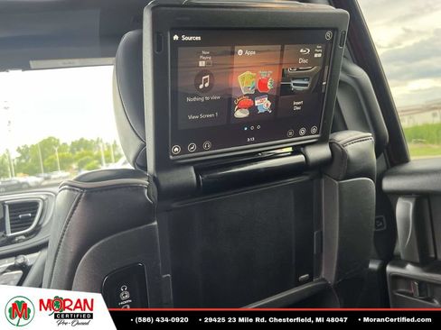 Used 2019 Chrysler Pacifica Limited w/ S Appearance Package FWD image 17