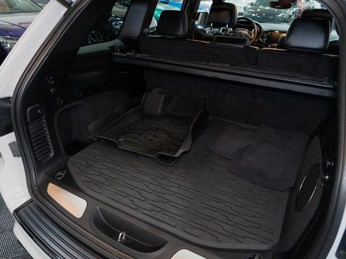 Used 2019 Jeep Grand Cherokee SRT AWD/4WD image 27