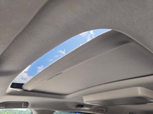 Used 2025 Honda Odyssey Elite image 22