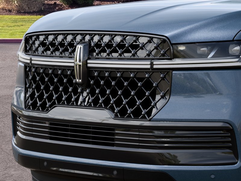 New 2027 Lincoln Navigator Reserve w/ Jet Appearance Package AWD/4WD image 17