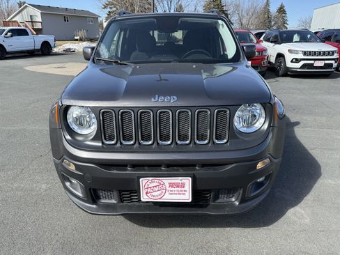Used 2017 Jeep Renegade Latitude w/ Popular Equipment Group image 3