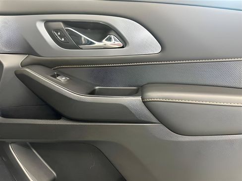 Used 2018 Chevrolet Traverse Premier w/ Driver Confidence II Package FWD image 24