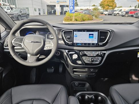 New 2026 Chrysler Voyager LX FWD image 26