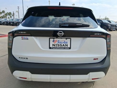 New 2026 Nissan Kicks SR image 5