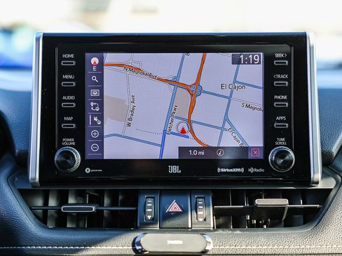 Used 2020 Toyota RAV4 Limited image 4