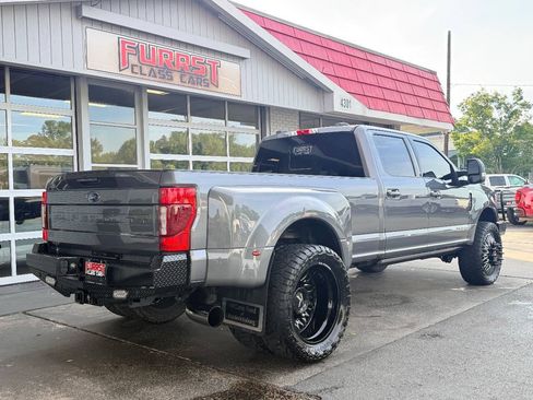 Used 2022 Ford F350 Lariat w/ Lariat Ultimate Package AWD/4WD image 3