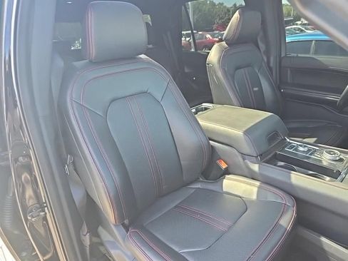 Used 2023 Ford Expedition Limited AWD/4WD image 4