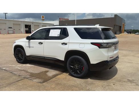 Used 2021 Chevrolet Traverse Premier w/ Redline Edition FWD image 6