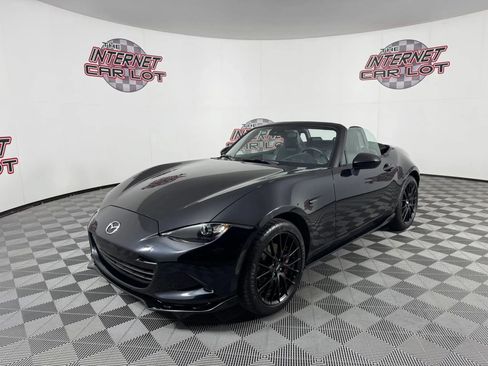 Used 2022 MAZDA MX-5 Miata Club w/ Brembo/BBS Recaro Package RWD image 4