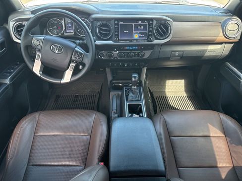 Used 2021 Toyota Tacoma Limited image 12