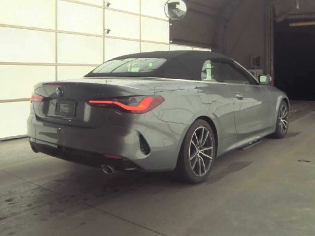 Used 2025 BMW 430i Convertible RWD image 3