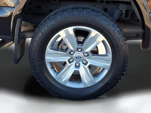 Used 2019 Ford F150 Platinum w/ Equipment Group 701A Luxury image 7