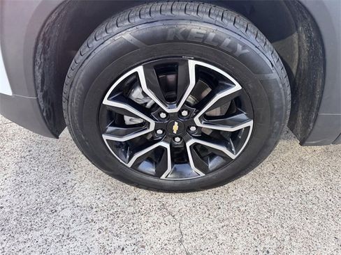 Used 2022 Chevrolet TrailBlazer ACTIV w/ Sun and Liftgate Package image 9