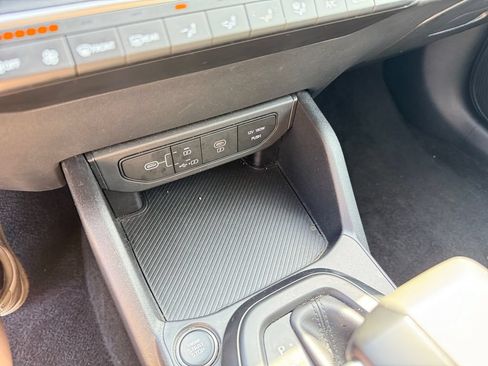 Used 2025 Kia K4 FWD image 23