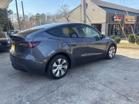 Used 2023 Tesla Model Y AWD image 5