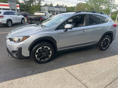 Used 2022 Subaru Crosstrek 2.0i Premium w/ Moonroof Package image 8