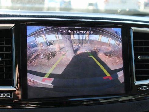 Used 2022 Chrysler Pacifica Touring-L image 26