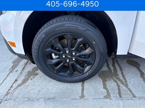 Used 2023 Ford Maverick Lariat w/ Lariat Luxury Package FWD image 32