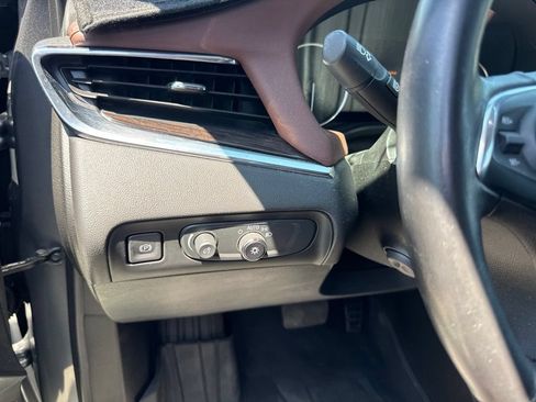 Used 2020 Buick Enclave Avenir w/ Avenir Technology Package FWD image 7