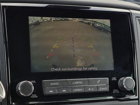 Used 2024 Nissan Titan SV w/ SV Convenience Package image 20