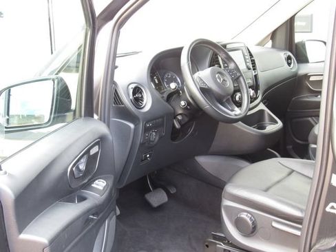 Used 2023 Mercedes-Benz Metris Passenger image 8