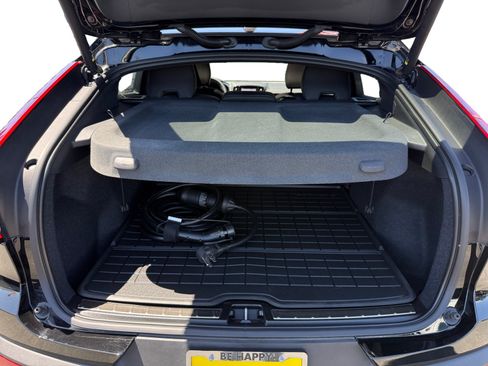 Used 2023 Volvo C40 P8 Recharge Ultimate w/ Protection Package Premier AWD/4WD image 17