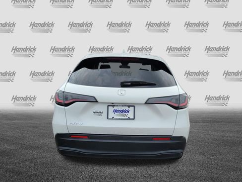 Used 2023 Honda HR-V LX image 6
