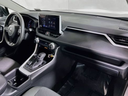 Certified 2025 Toyota RAV4 XLE AWD/4WD image 25