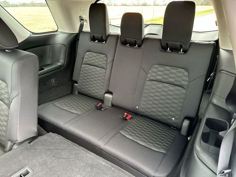 Used 2024 Nissan Pathfinder SV image 22