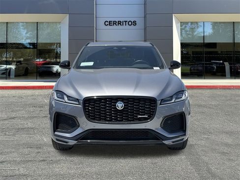 Used 2025 Jaguar F-PACE R-Dynamic S image 2