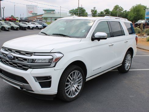 Used 2023 Ford Expedition Platinum AWD/4WD image 4