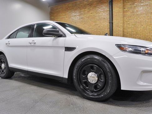 Used 2016 Ford Taurus Police Interceptor AWD image 8