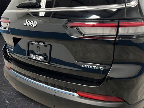 Used 2021 Jeep Grand Cherokee L Limited AWD/4WD image 34