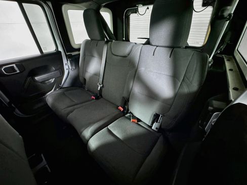 Used 2022 Jeep Wrangler Unlimited Sport AWD/4WD image 19