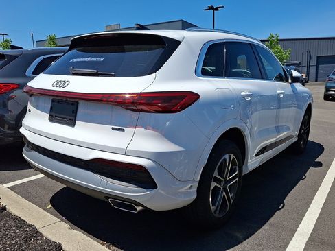 Used 2025 Audi Q5 Premium w/ Convenience Package AWD/4WD image 4
