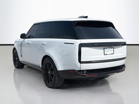 Used 2025 Land Rover Range Rover SE AWD/4WD image 3