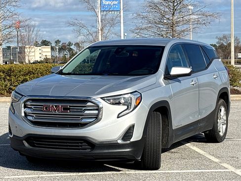 Used 2020 GMC Terrain SLE image 2