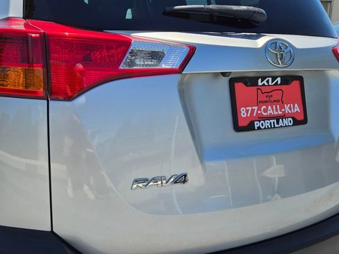 Used 2014 Toyota RAV4 Limited w/ Technology Package AWD/4WD image 15